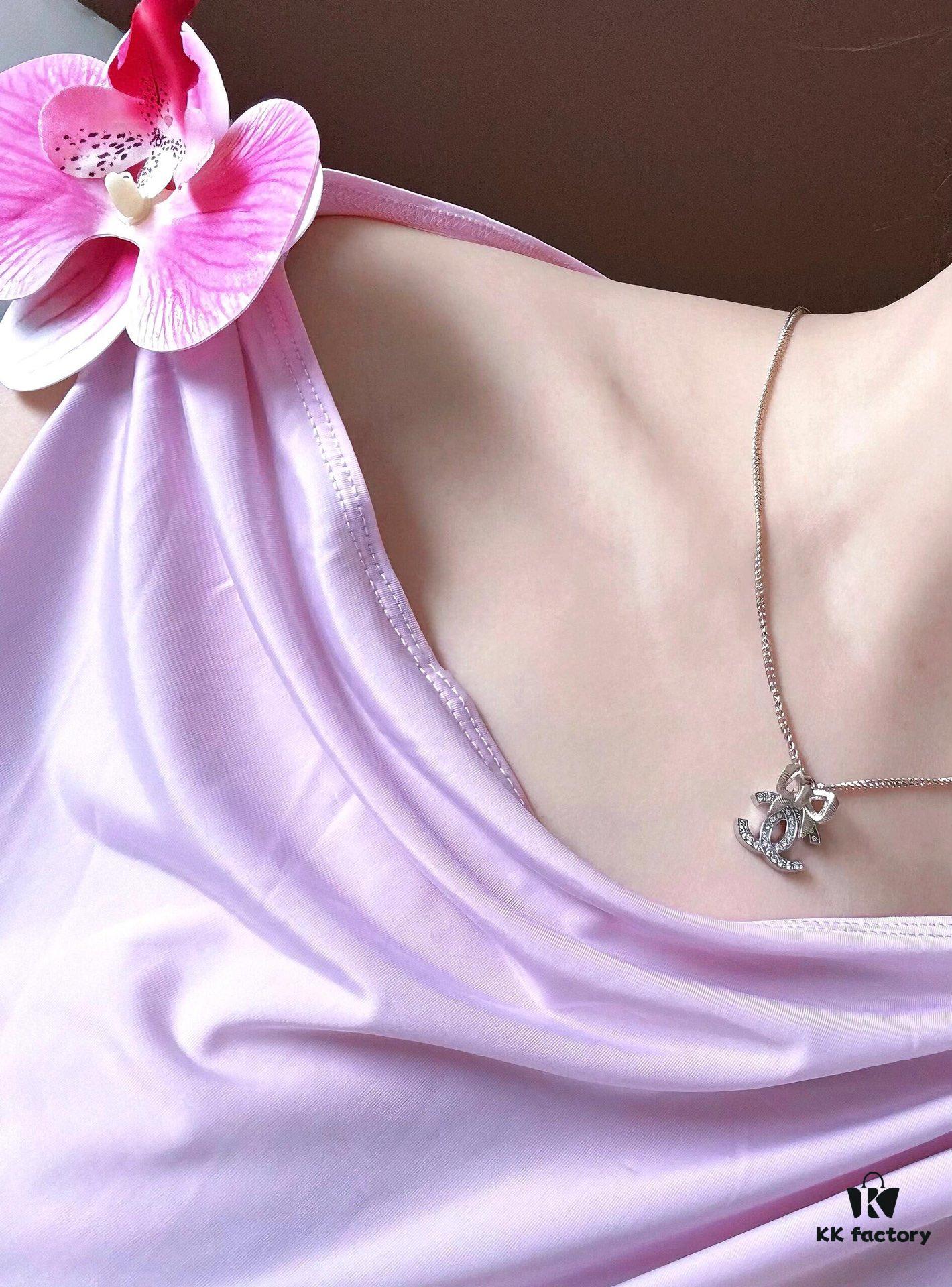 Xiaoxiang New Arrival Light Gold Bow Silver Two-Tone Full Diamond Necklace