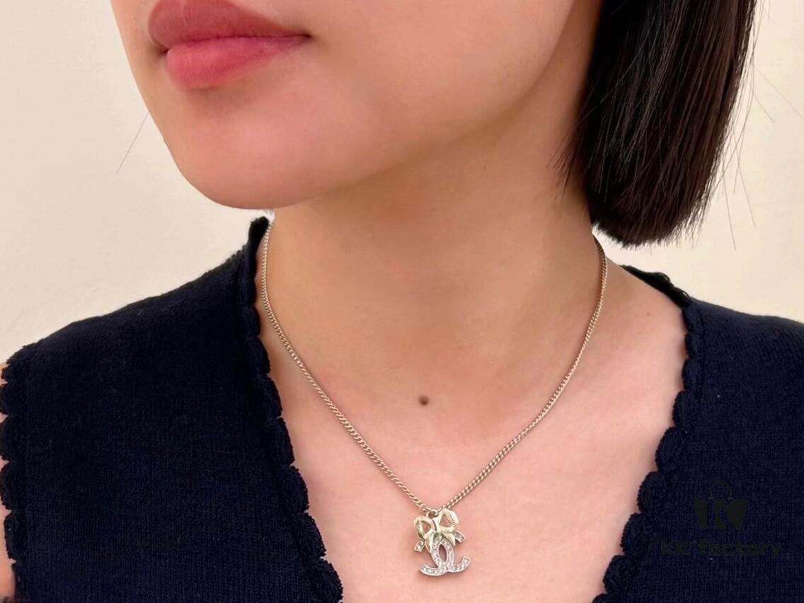 Xiaoxiang New Arrival Light Gold Bow Silver Two-Tone Full Diamond Necklace