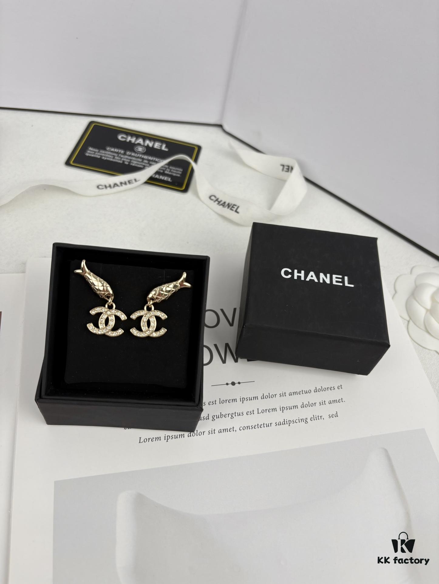 Xiaoxiang New Arrival Ocean Series 🐟 European and American Style Personalized Luxury Rhinestone Letter Fish Earrings