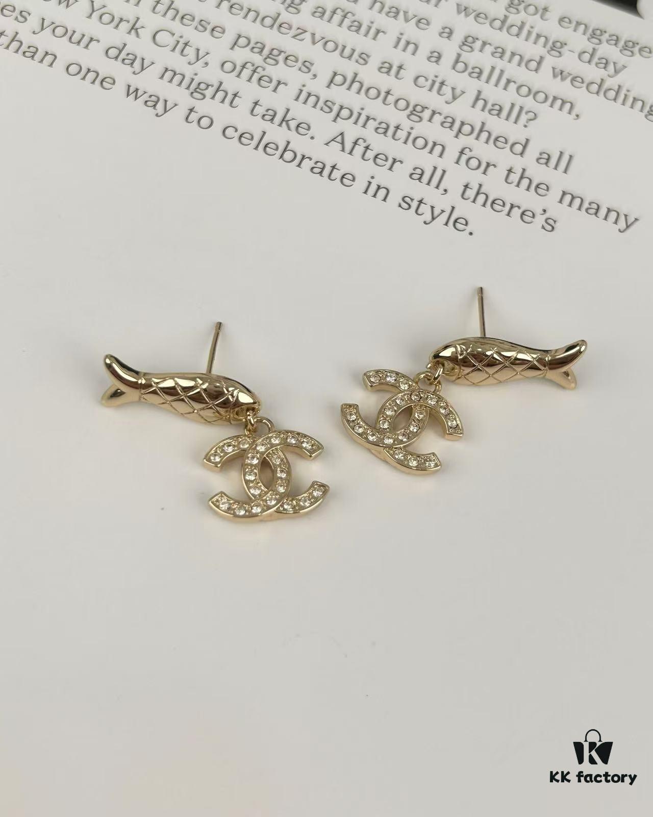 Xiaoxiang New Arrival Ocean Series 🐟 European and American Style Personalized Luxury Rhinestone Letter Fish Earrings