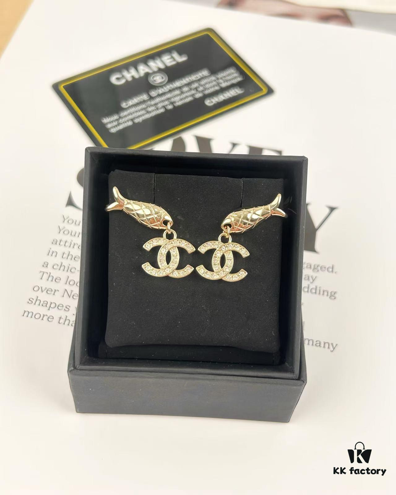 Xiaoxiang New Arrival Ocean Series 🐟 European and American Style Personalized Luxury Rhinestone Letter Fish Earrings