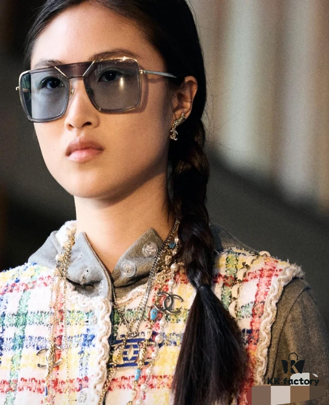 Xiaoxiang New Arrival Ocean Series 🐟 European and American Style Personalized Luxury Rhinestone Letter Fish Earrings