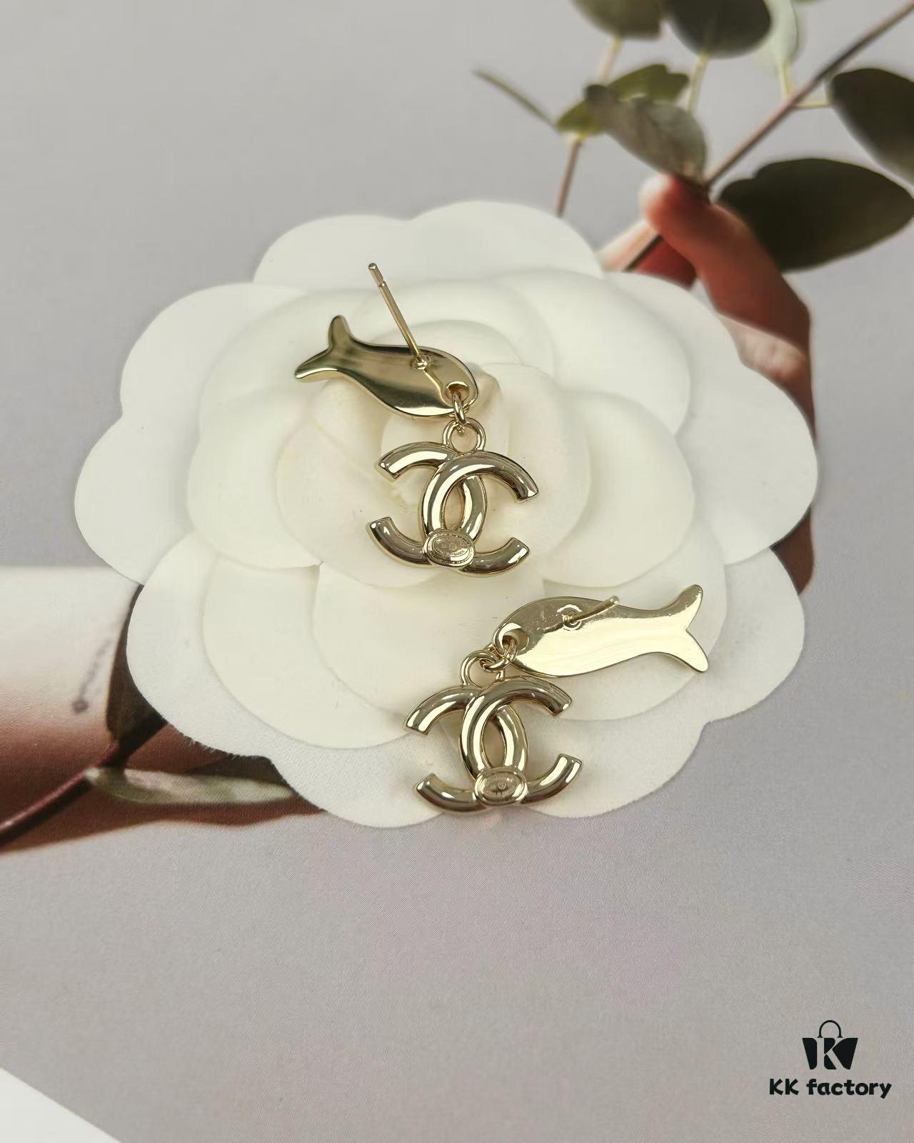 Xiaoxiang New Arrival Ocean Series 🐟 European and American Style Personalized Luxury Rhinestone Letter Fish Earrings