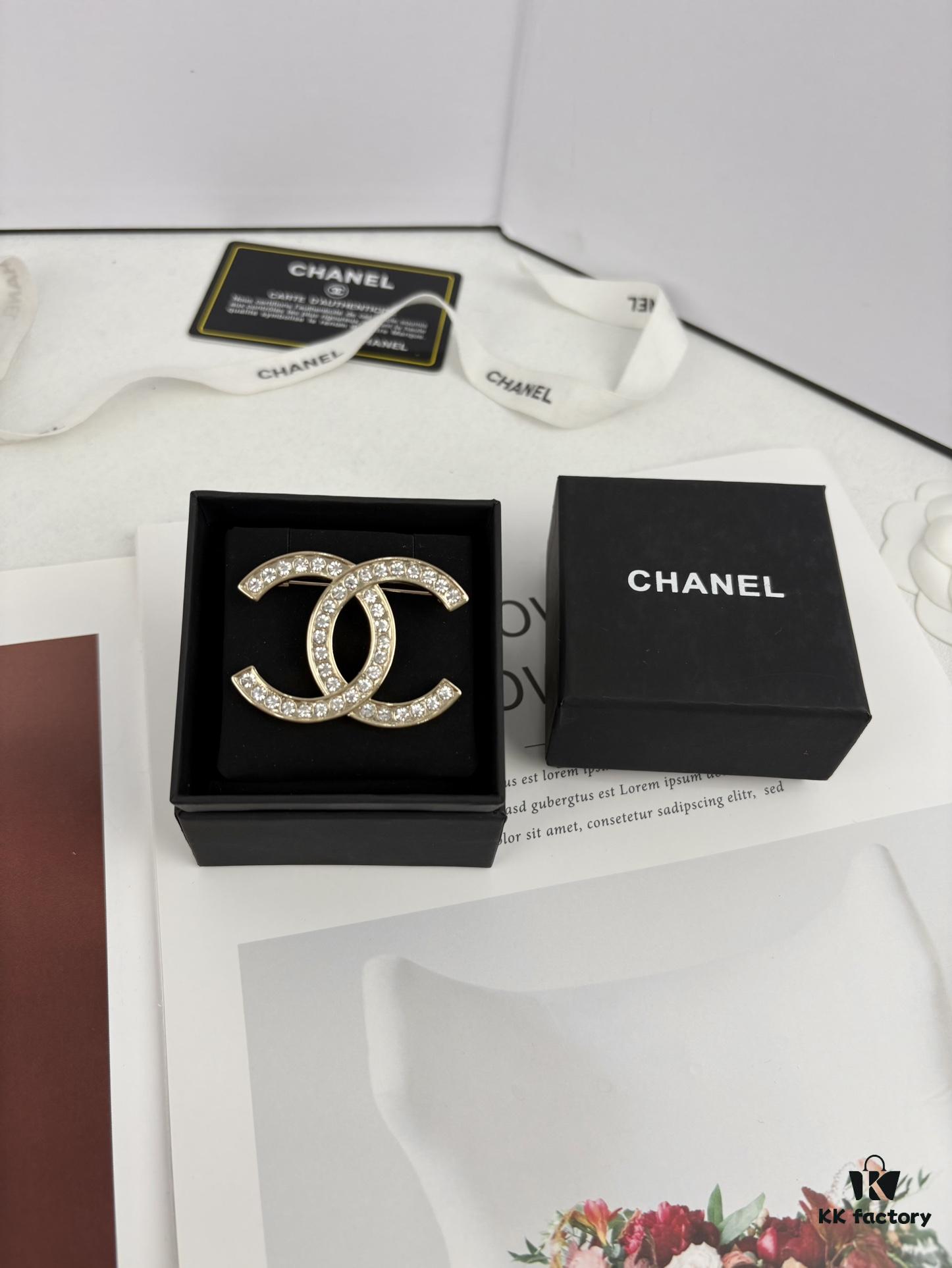 Xiao Xiang New Arrival Classic Rhinestone Elegant Brooch