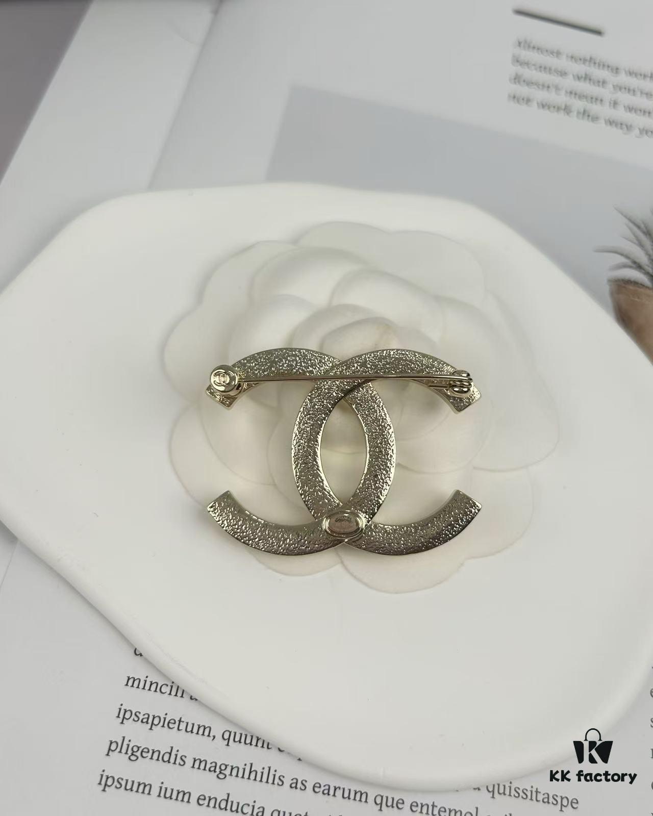 Xiao Xiang New Arrival Classic Rhinestone Elegant Brooch