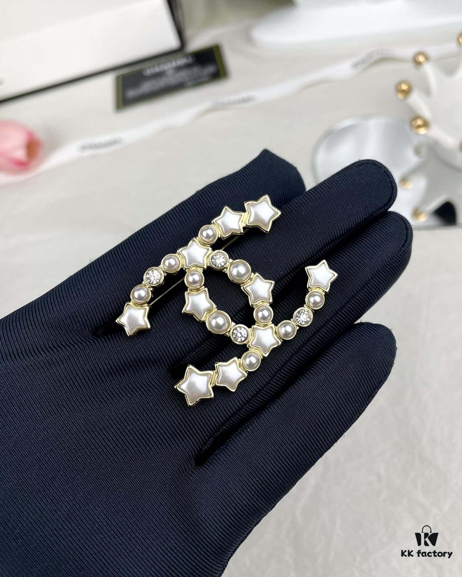 CHANE New Style Pearl-Inlaid Diamond Five-Pointed Star Brooch