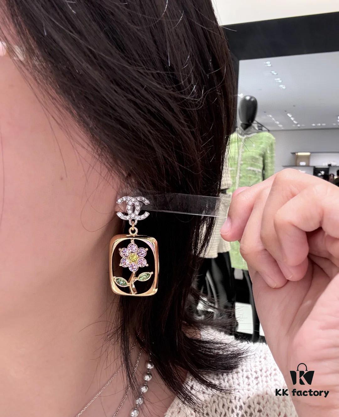 Xiaoxiang New Rectangular Picture Frame Surrounding Flower Colorful Rhinestone Hollow Pendant Earrings