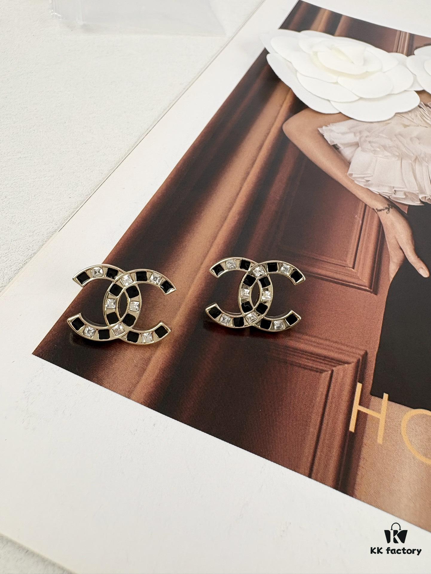 Xiaoxiang New Arrival Black Drip Oil Rhinestone Classic Earrings, Available in Gold and Silver