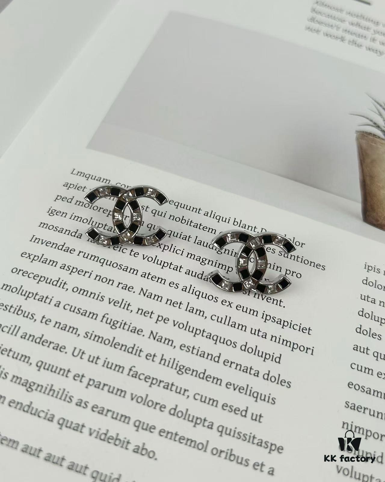 Xiaoxiang New Arrival Black Drip Oil Rhinestone Classic Earrings, Available in Gold and Silver