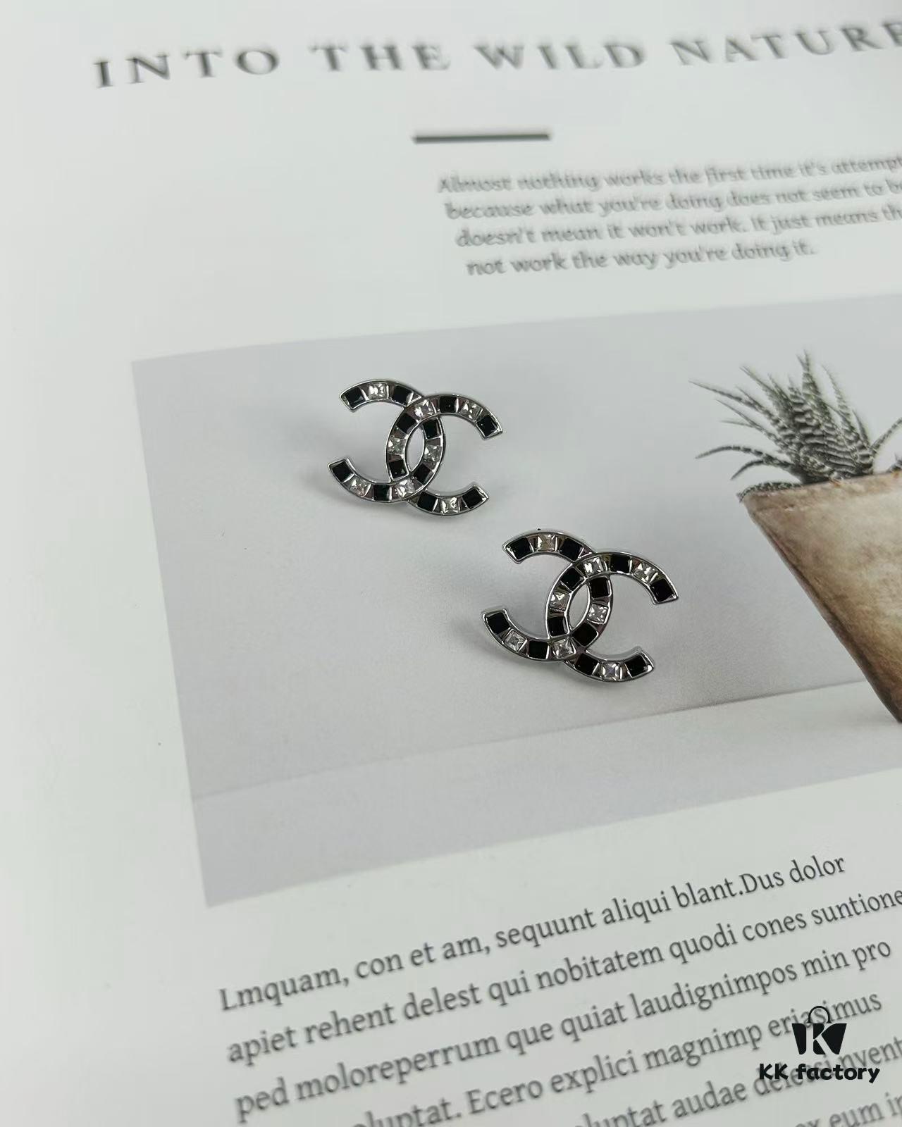 Xiaoxiang New Arrival Black Drip Oil Rhinestone Classic Earrings, Available in Gold and Silver