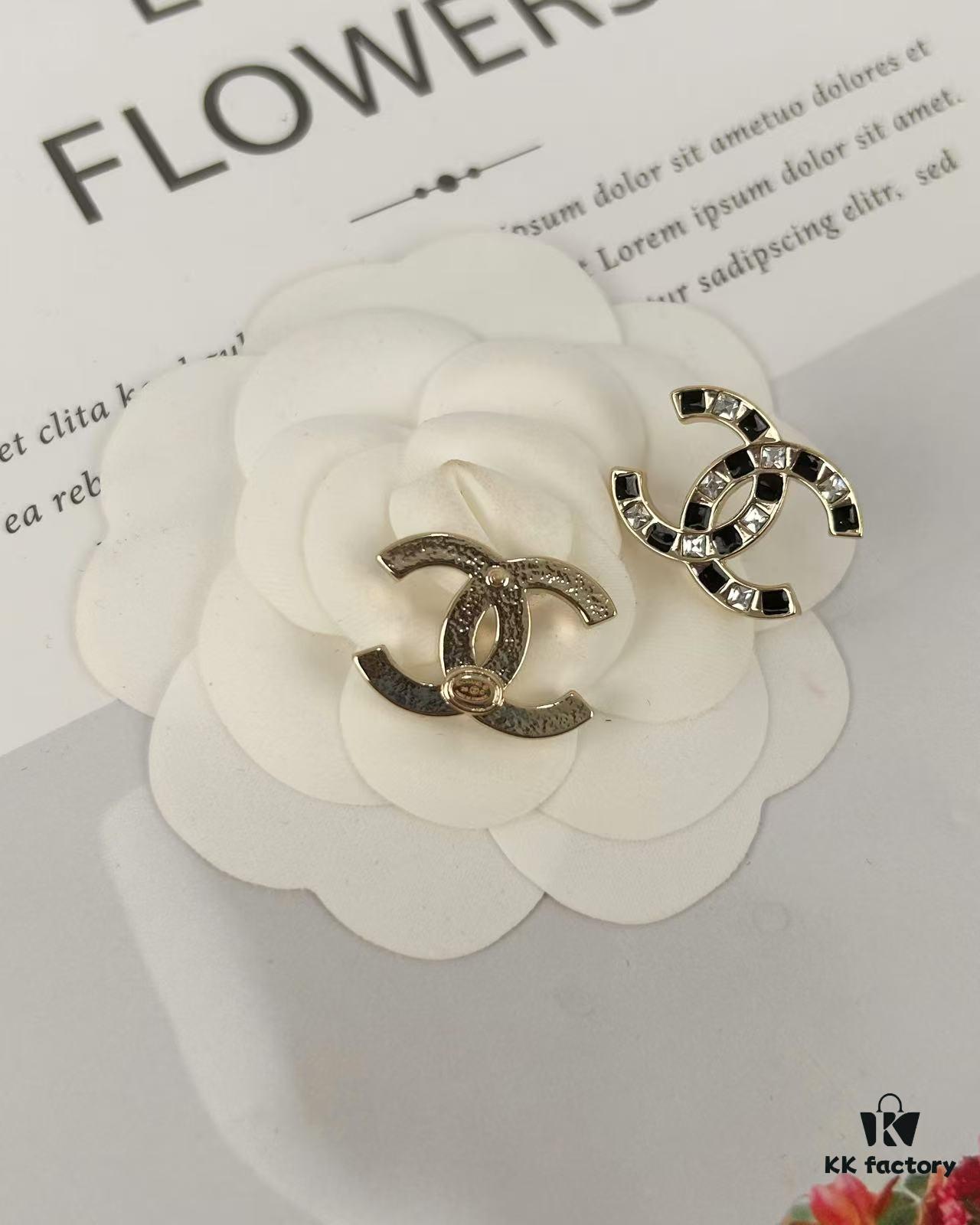 Xiaoxiang New Arrival Black Drip Oil Rhinestone Classic Earrings, Available in Gold and Silver