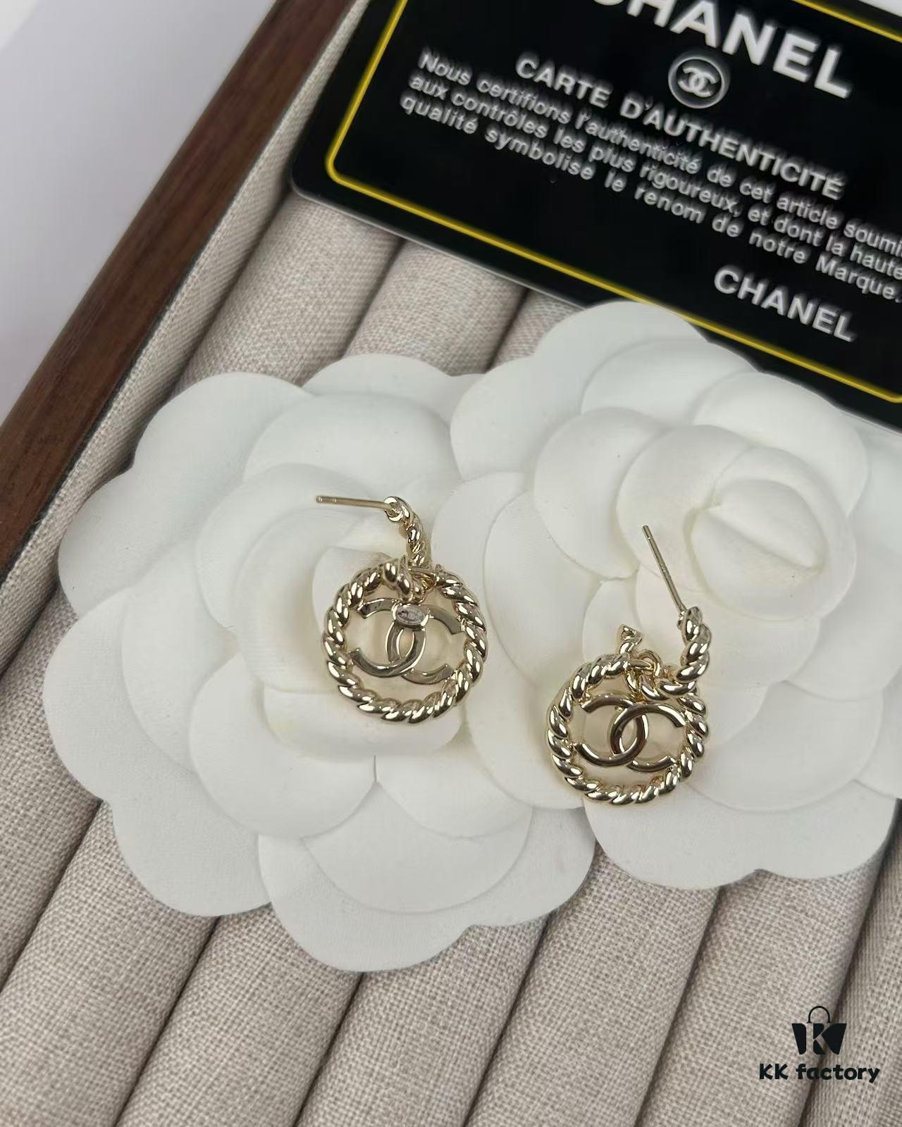 Xiaoxiang New Arrival Textured Hoop Earrings with Hook Design, Elegant and Stylish