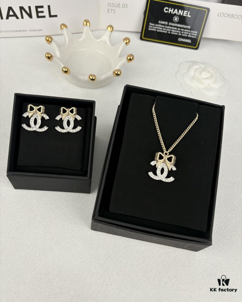 Xiaoxiang New Arrival Light Gold Bow Silver Two-Tone Fully Diamante Necklace Set
