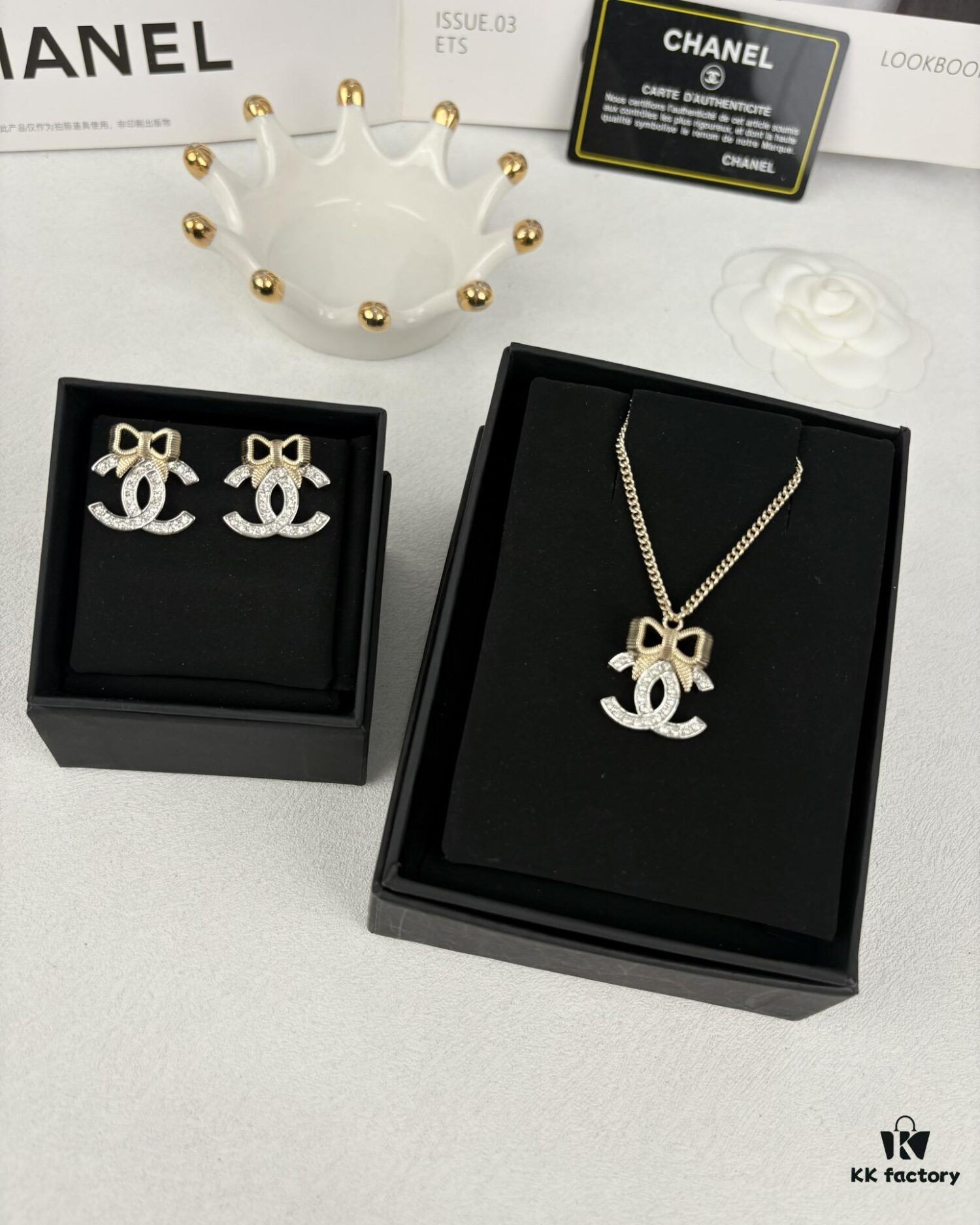 Xiaoxiang New Arrival Light Gold Bow Silver Two-Tone Fully Diamante Necklace Set