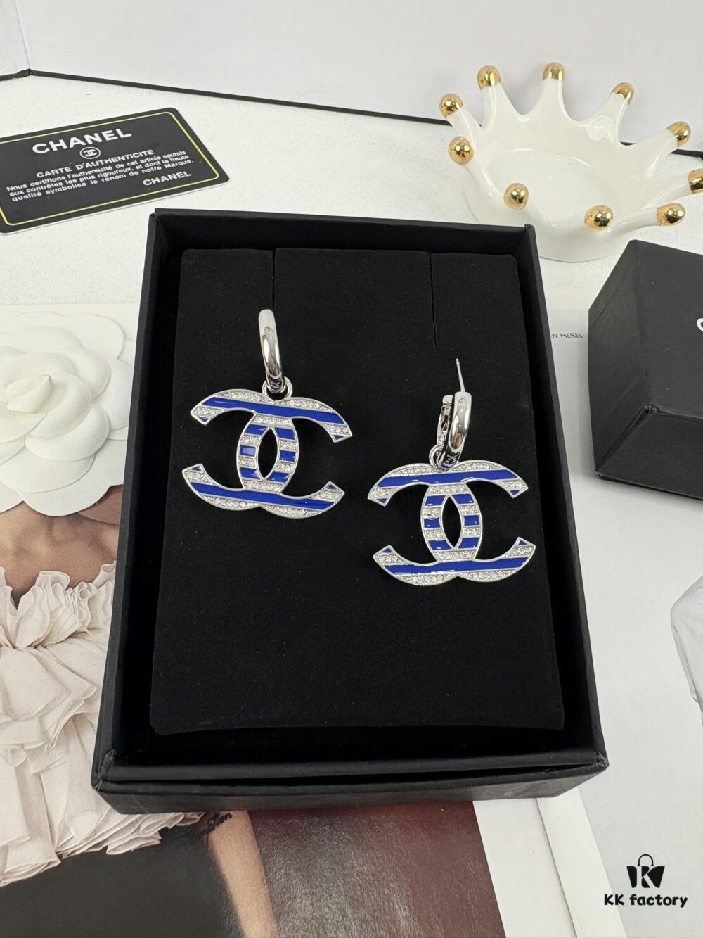 Xiaoxiang New Arrival Nautical Style Classic Blue Enamel Inlaid Hook Earrings, Elegant Ear Clips ✨🌿