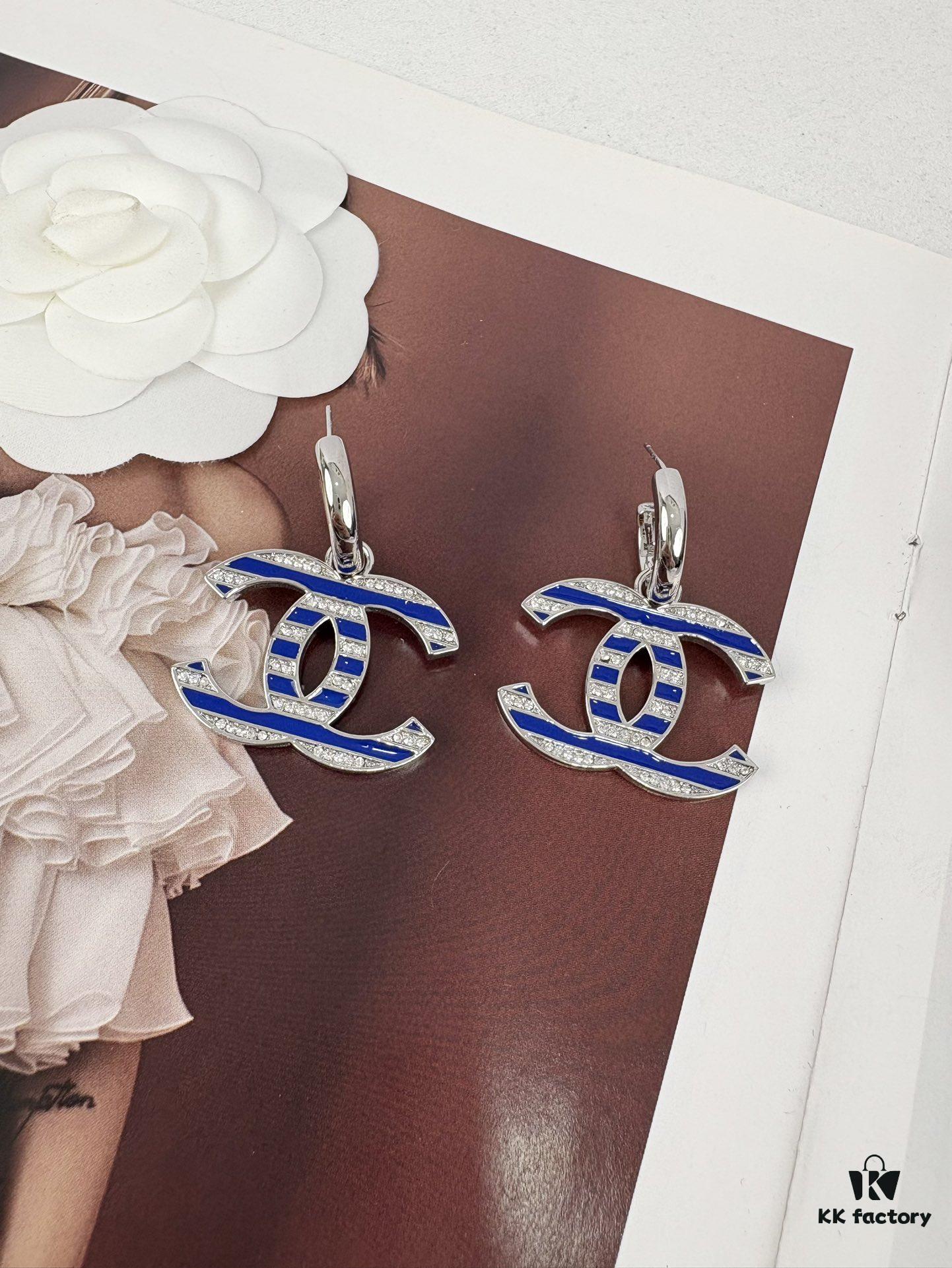 Xiaoxiang New Arrival Nautical Style Classic Blue Enamel Inlaid Hook Earrings, Elegant Ear Clips ✨🌿