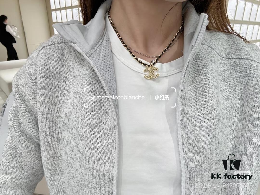 Xiaoxiang New Arrival Leather Cord Double C Rhinestone Gold Necklace