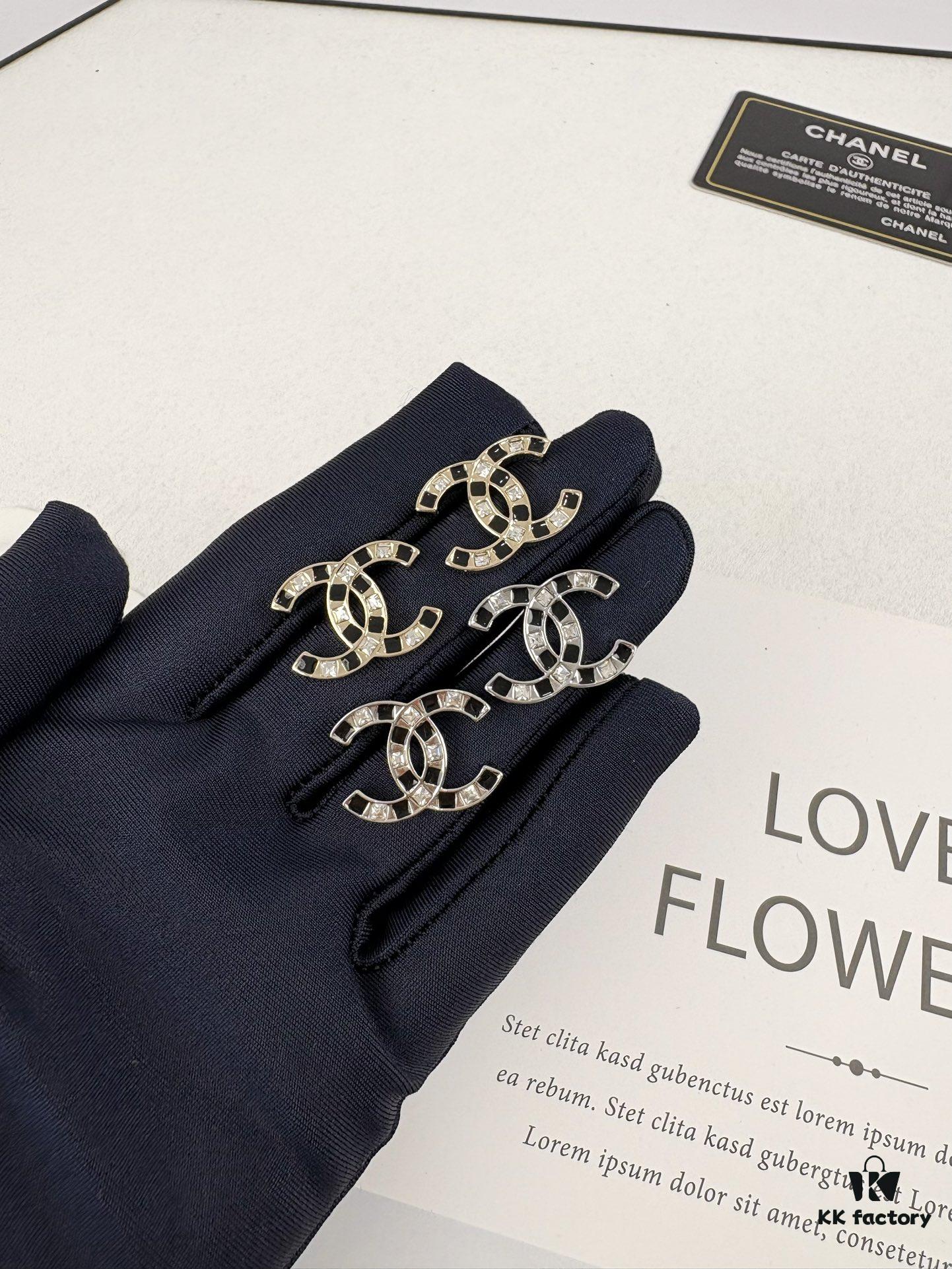 Xiaoxiang New Arrival Black Drip Oil Rhinestone Classic Earrings, Available in Gold and Silver