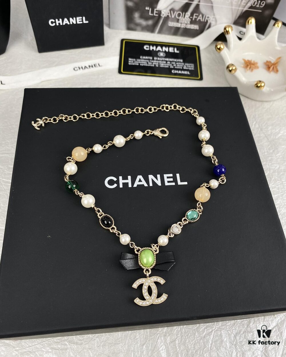 Xiaoxiang New Arrival Black Ribbon Bow with Green Pearl Pendant, Colorful Paved Diamond Necklace