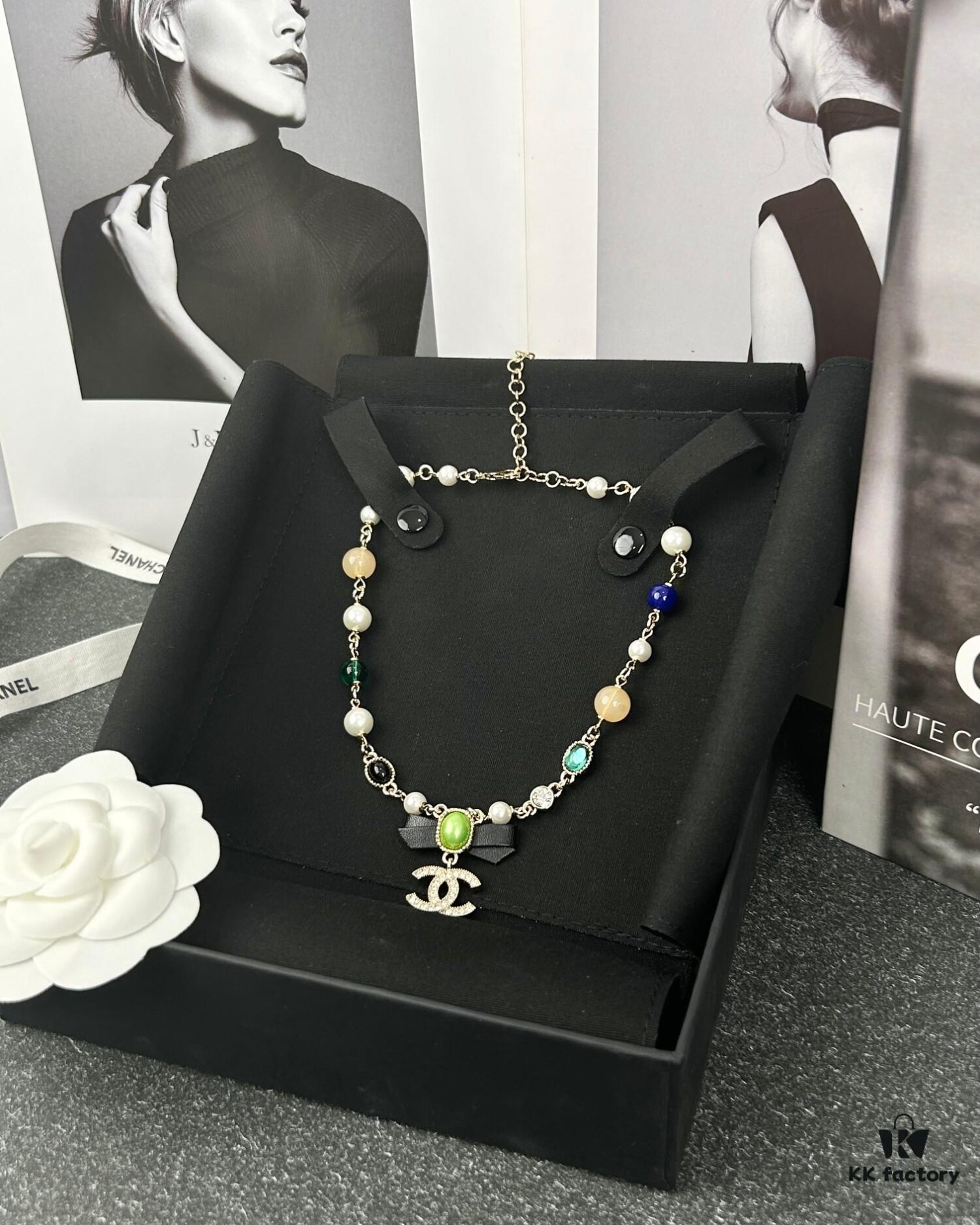 Xiaoxiang New Arrival Black Ribbon Bow with Green Pearl Pendant, Colorful Paved Diamond Necklace