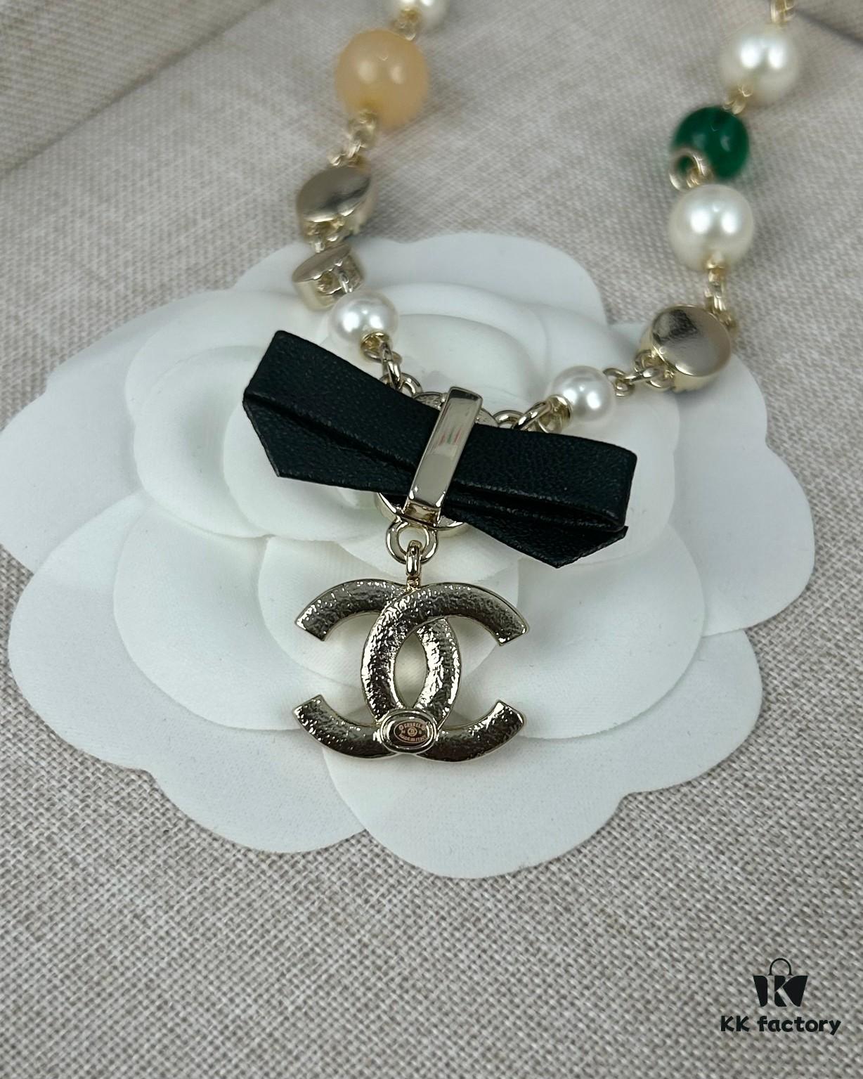 Xiaoxiang New Arrival Black Ribbon Bow with Green Pearl Pendant, Colorful Paved Diamond Necklace