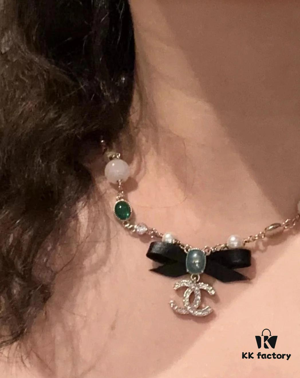 Xiaoxiang New Arrival Black Ribbon Bow with Green Pearl Pendant, Colorful Paved Diamond Necklace