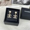 New Xiaoxiang Pearl Inlaid with Diamond Double C Pendant Earrings