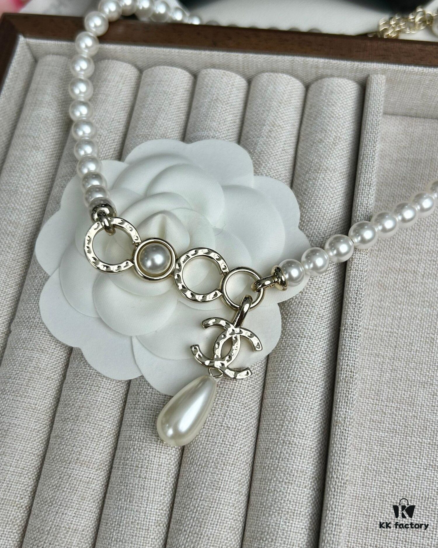 Xiaoxiang New Model Coco Pearl Double C Pendant Necklace