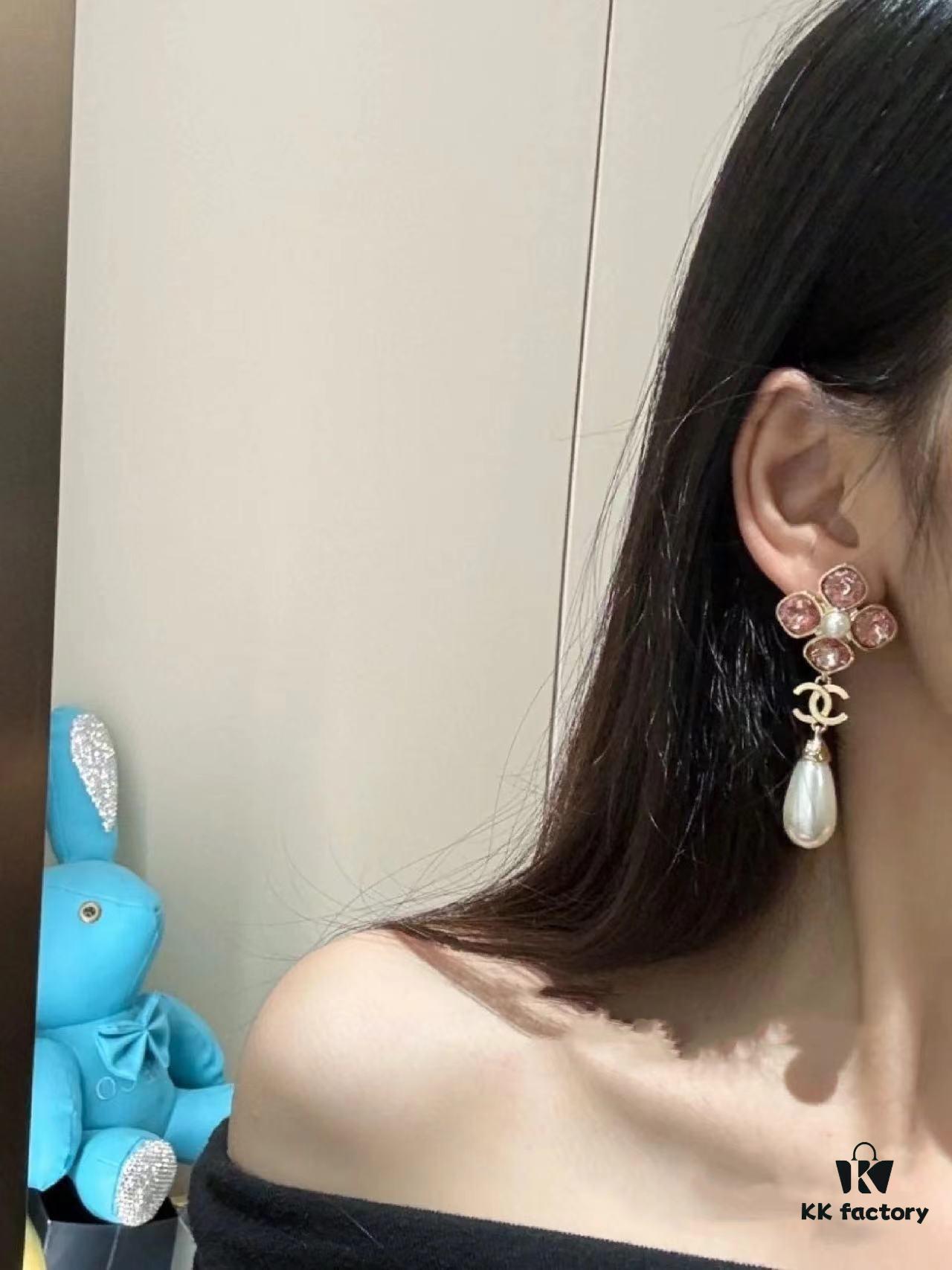 Xiaoxiang New Arrival Pink Zircon Four-Leaf Clover with Pearl Pendant Earrings