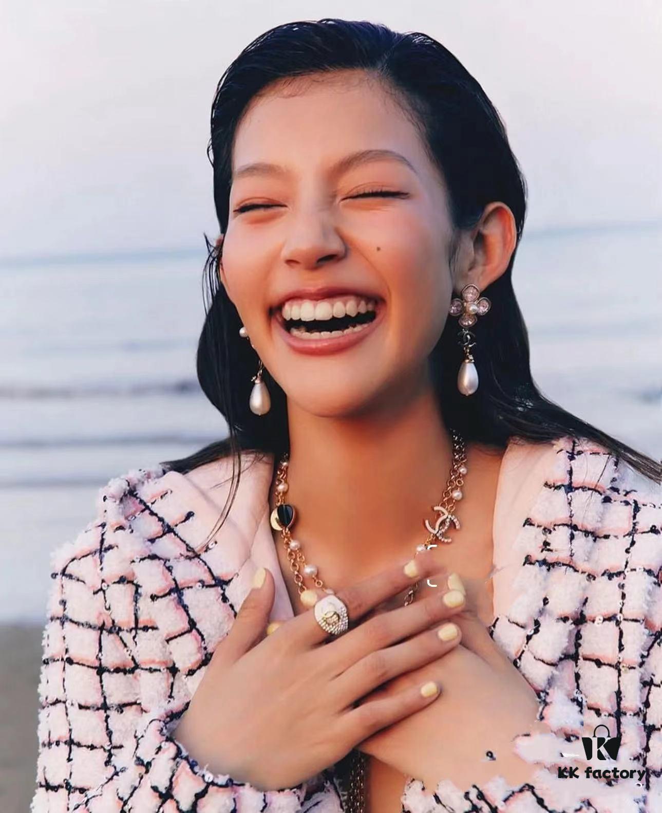 Xiaoxiang New Arrival Pink Zircon Four-Leaf Clover with Pearl Pendant Earrings