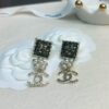 Xiaoxiang New Arrival Black Square Amber Flower Double C Long Earrings