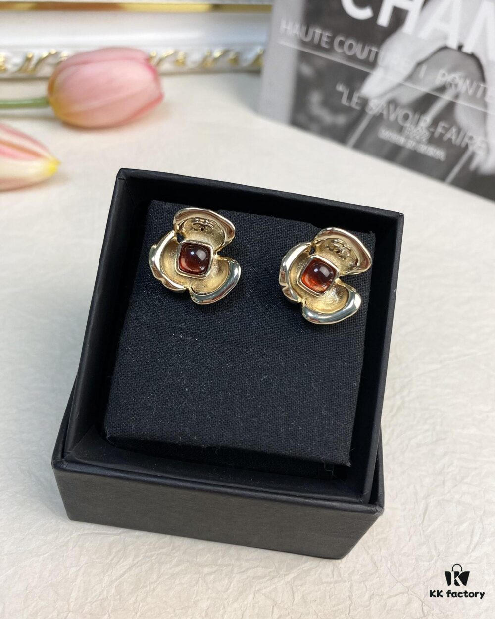 Xiaoxiang New Arrival Amber Square Rhinestone Camellia Flower Stud Earrings 🌺