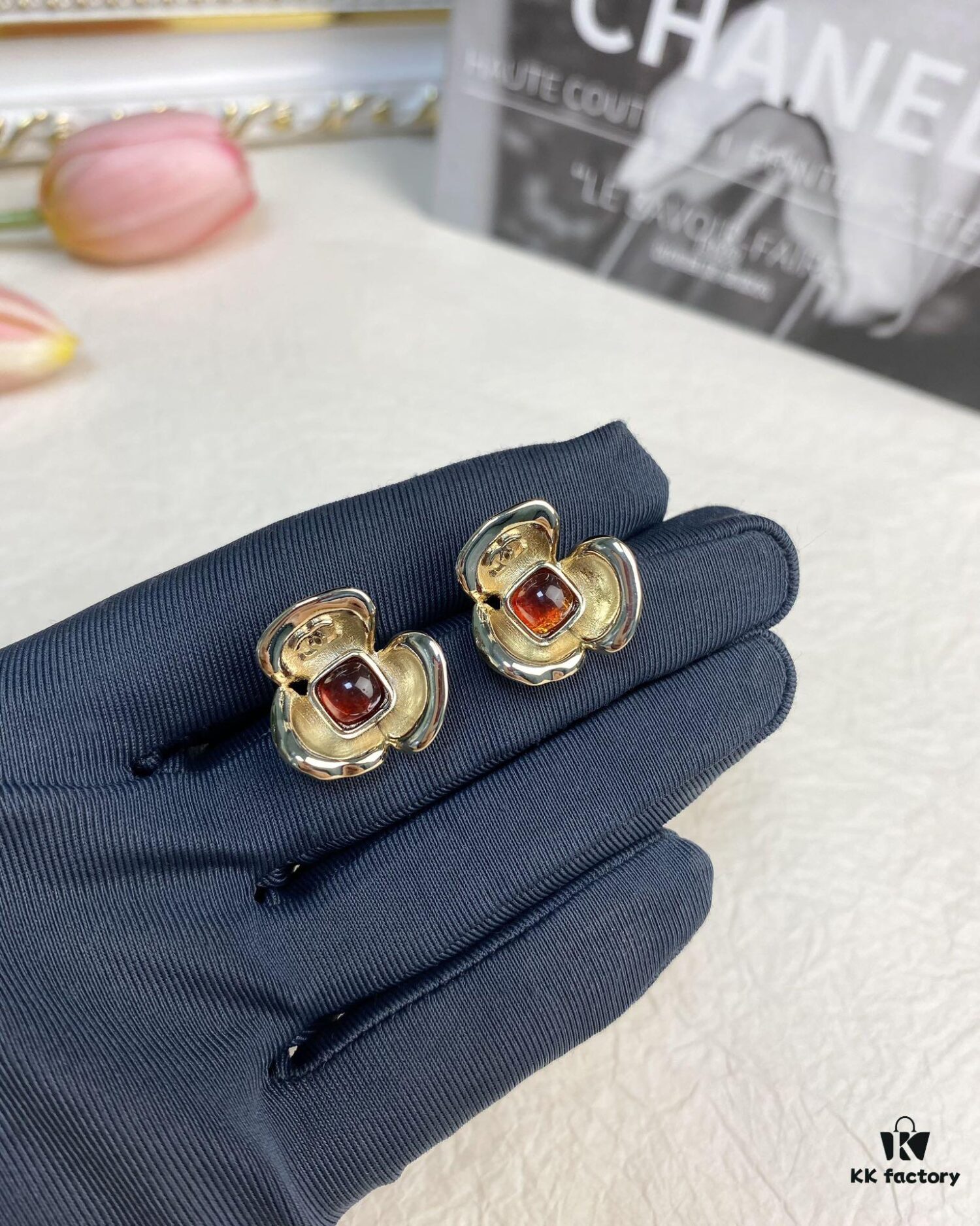 Xiaoxiang New Arrival Amber Square Rhinestone Camellia Flower Stud Earrings 🌺