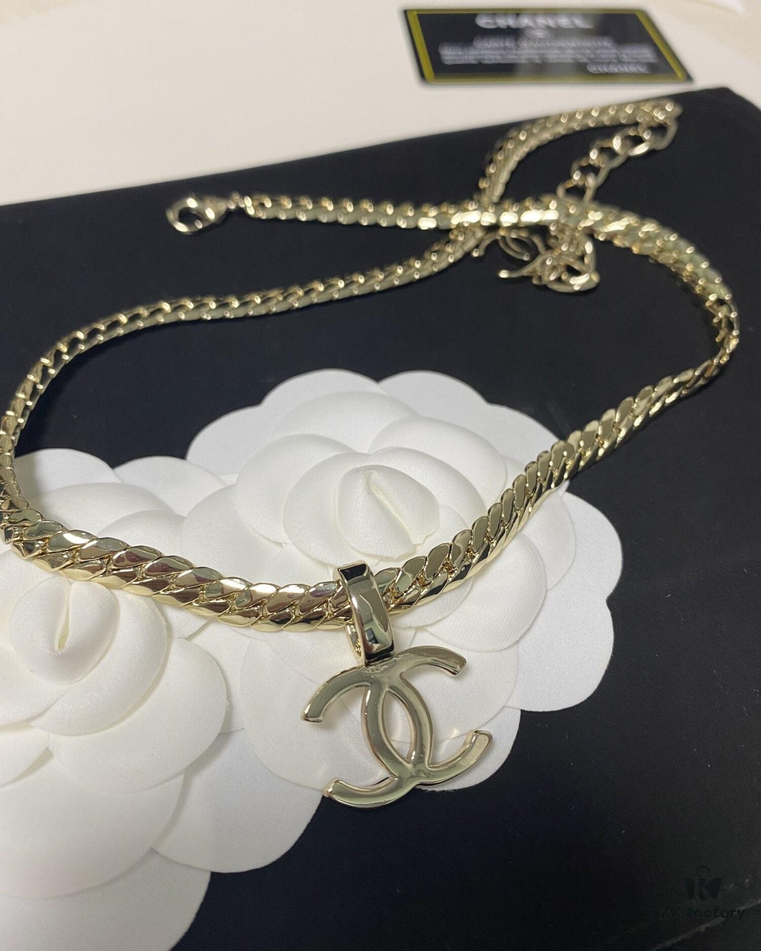 Xiaoxiang New Arrival Metal Chain Snake Bone Double C Pendant Necklace