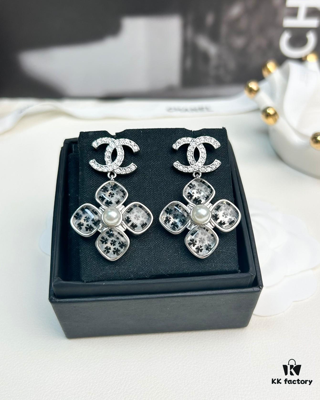 Xiaoxiang New Model Four-Leaf Clover Zircon Diamond-Inlaid Double C Pendant Earrings