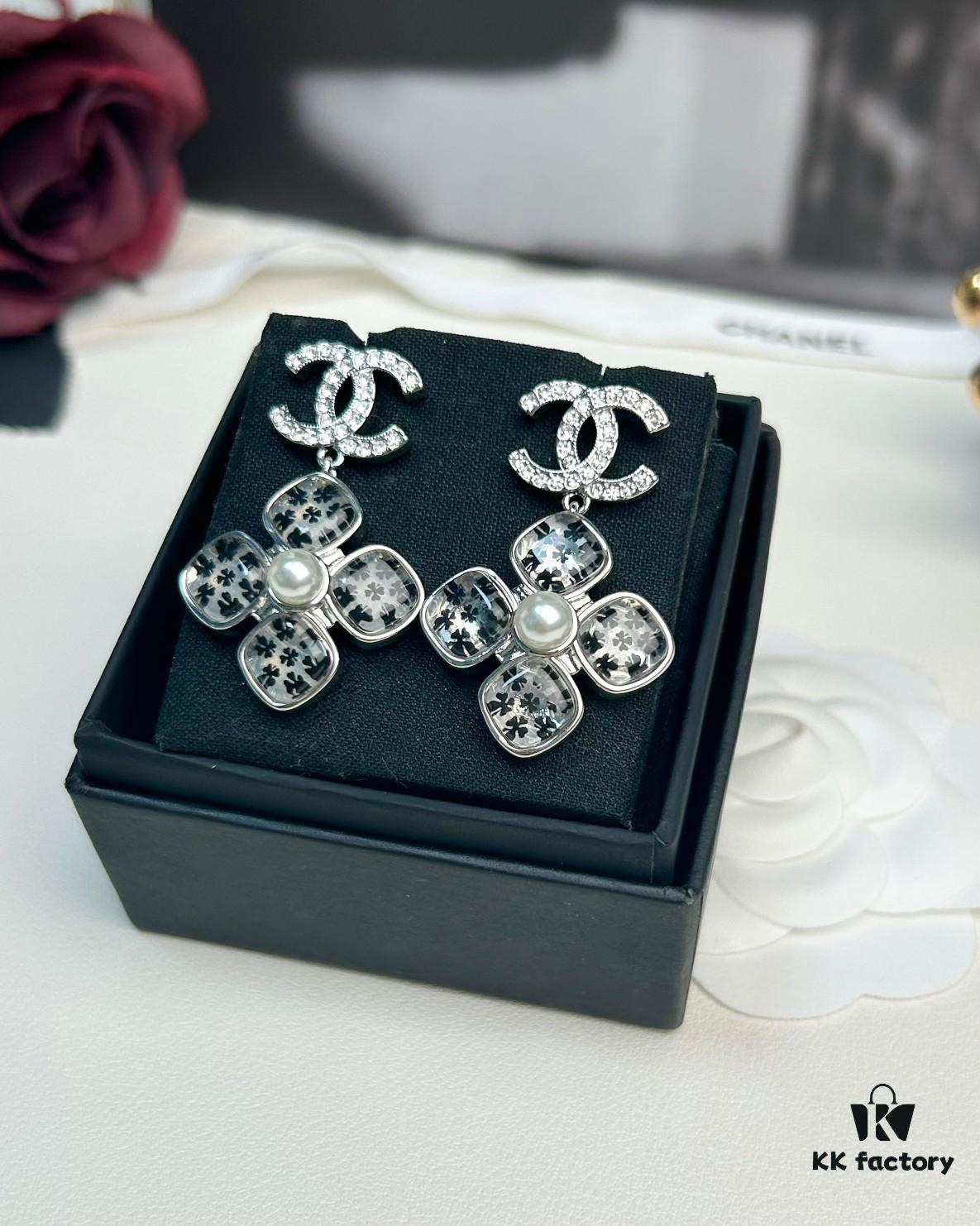 Xiaoxiang New Model Four-Leaf Clover Zircon Diamond-Inlaid Double C Pendant Earrings
