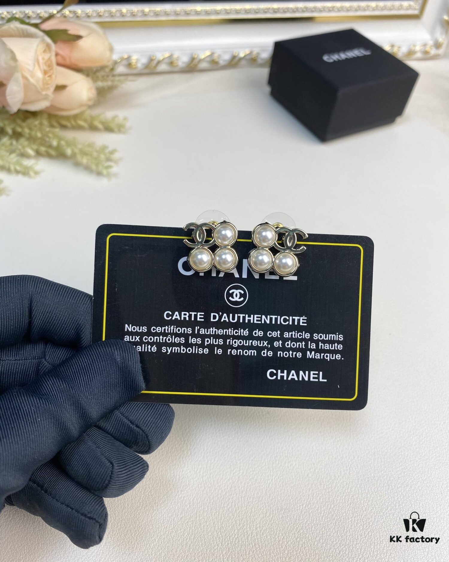 New Xiaoxiang Pearl Square Small Stud Earrings ✨🦋