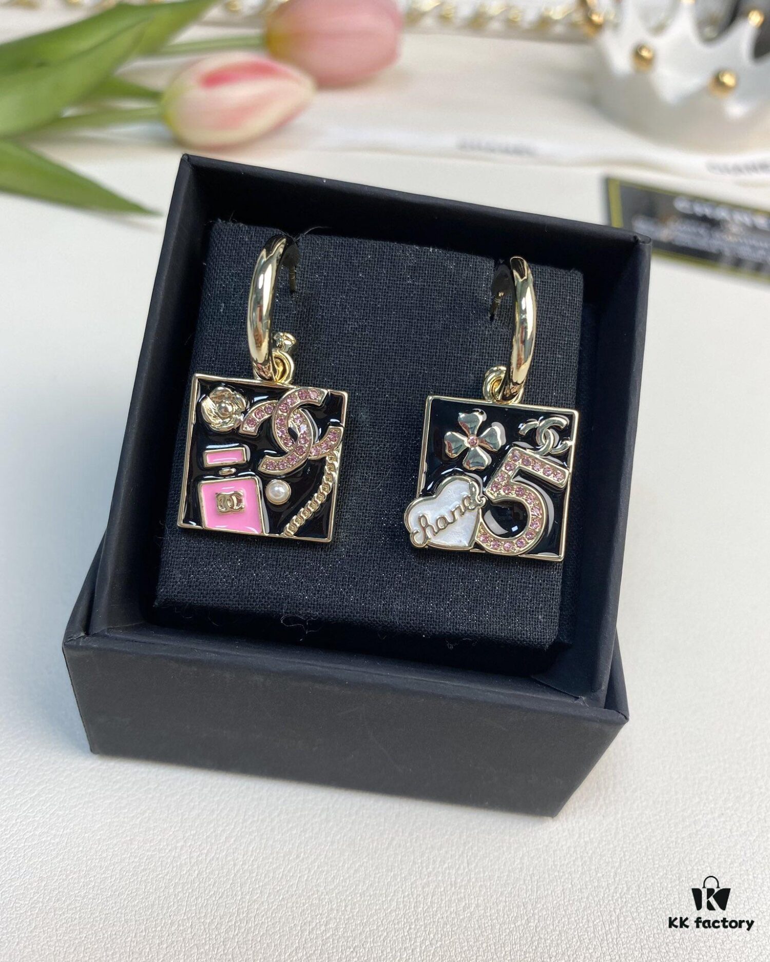 New Xiaoxiang Black Enamel Square Multi-Element AB Style Earrings ✨✨🦋