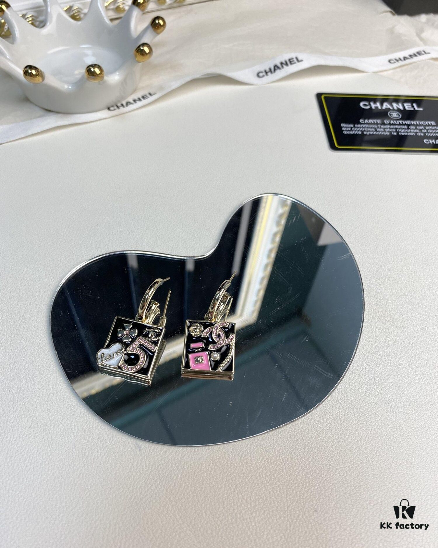 New Xiaoxiang Black Enamel Square Multi-Element AB Style Earrings ✨✨🦋