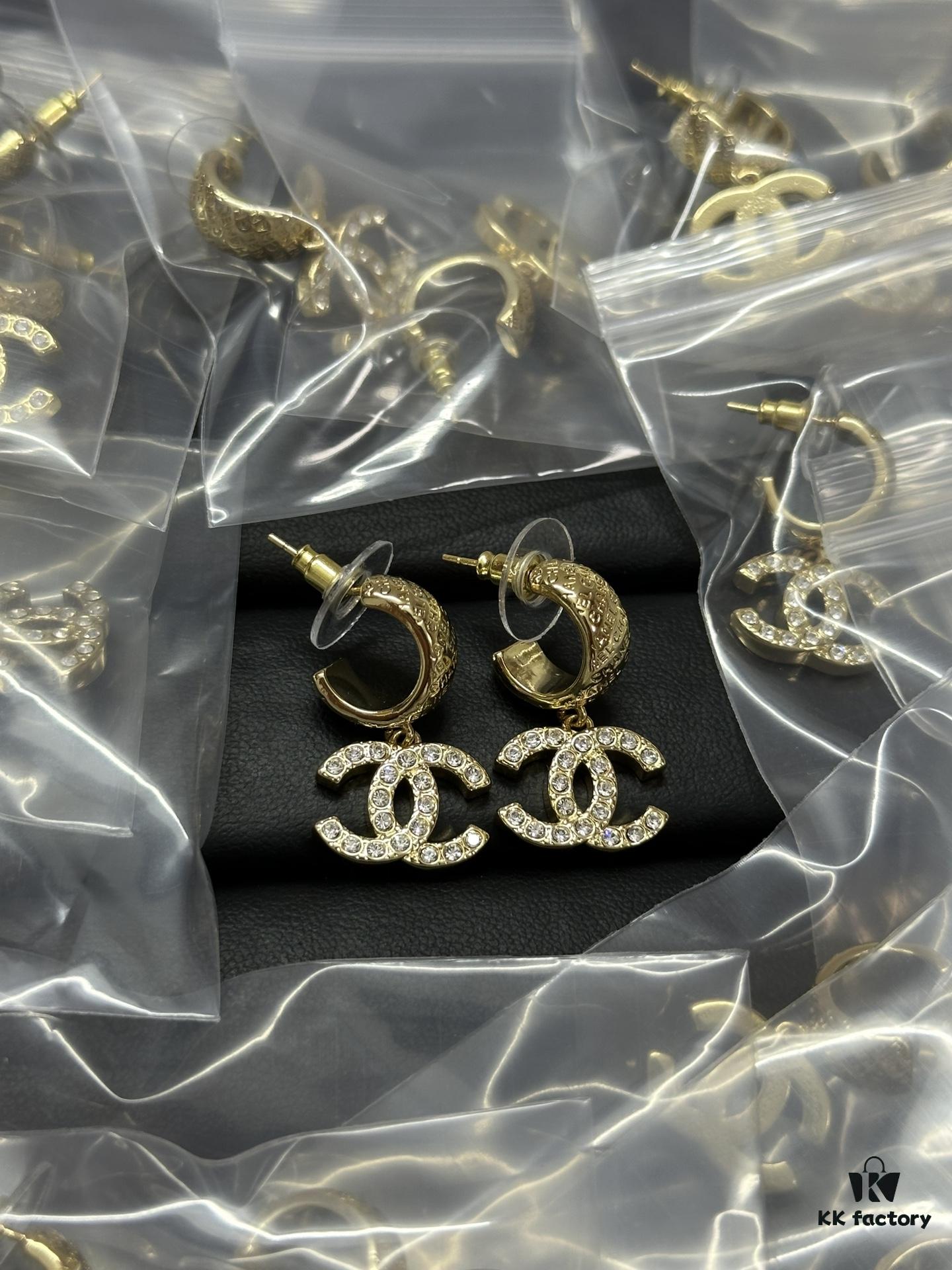 Xiao Xiang New Arrival Golden Double C Rhinestone Earrings with Letter Design