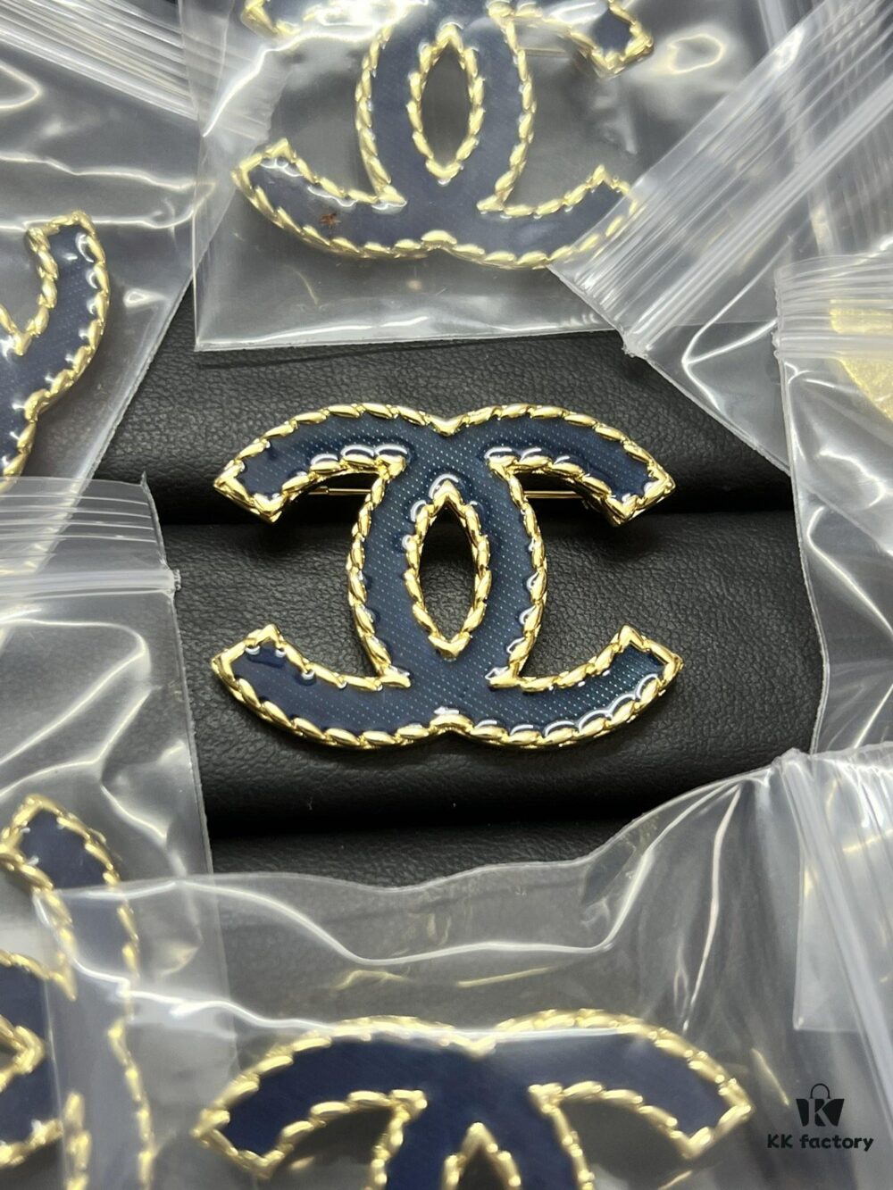 Xiaoxiang New Denim Series Brooch