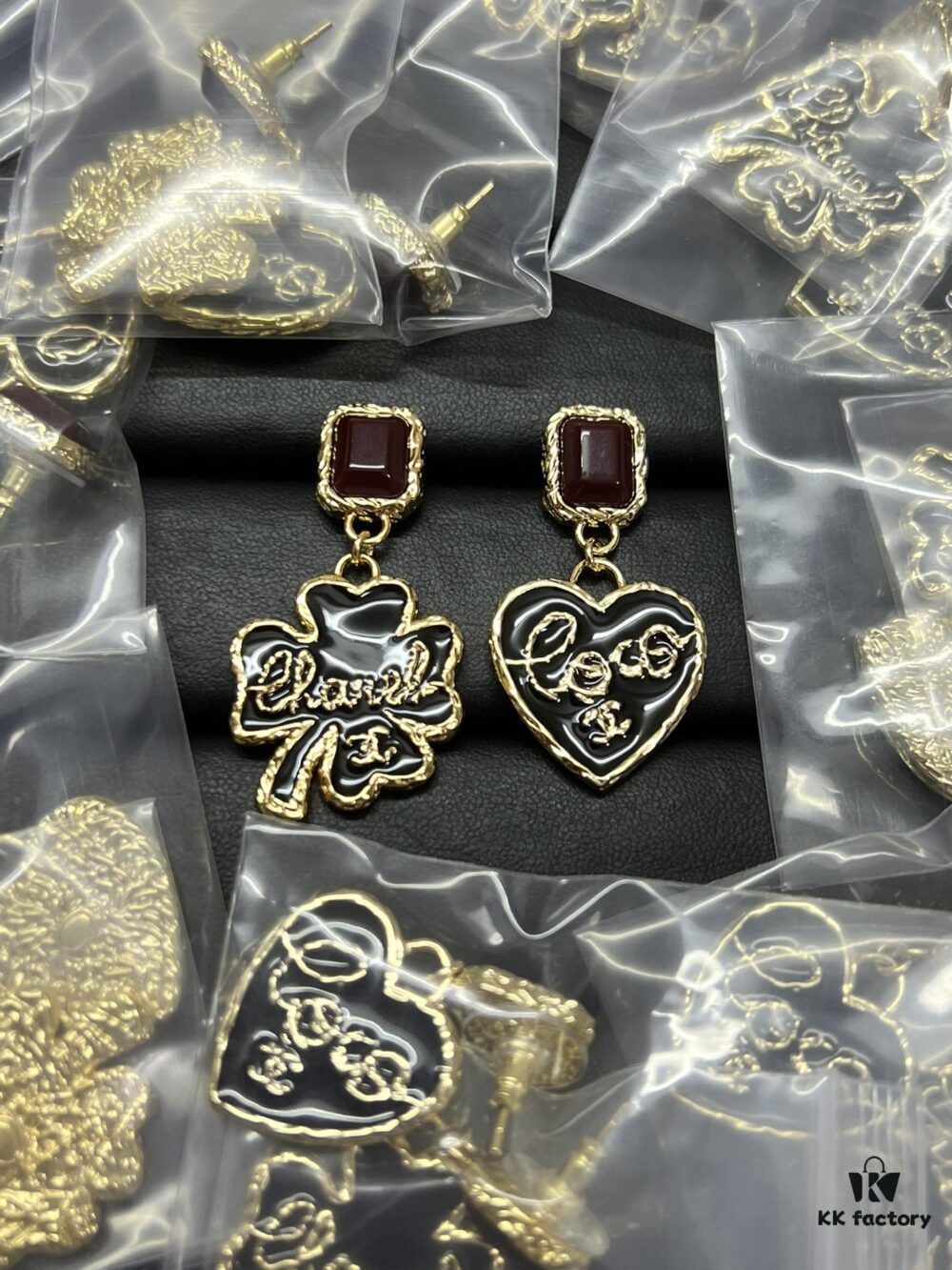 Xiaoxiang New Model Clover Heart Letter Asymmetric Earrings