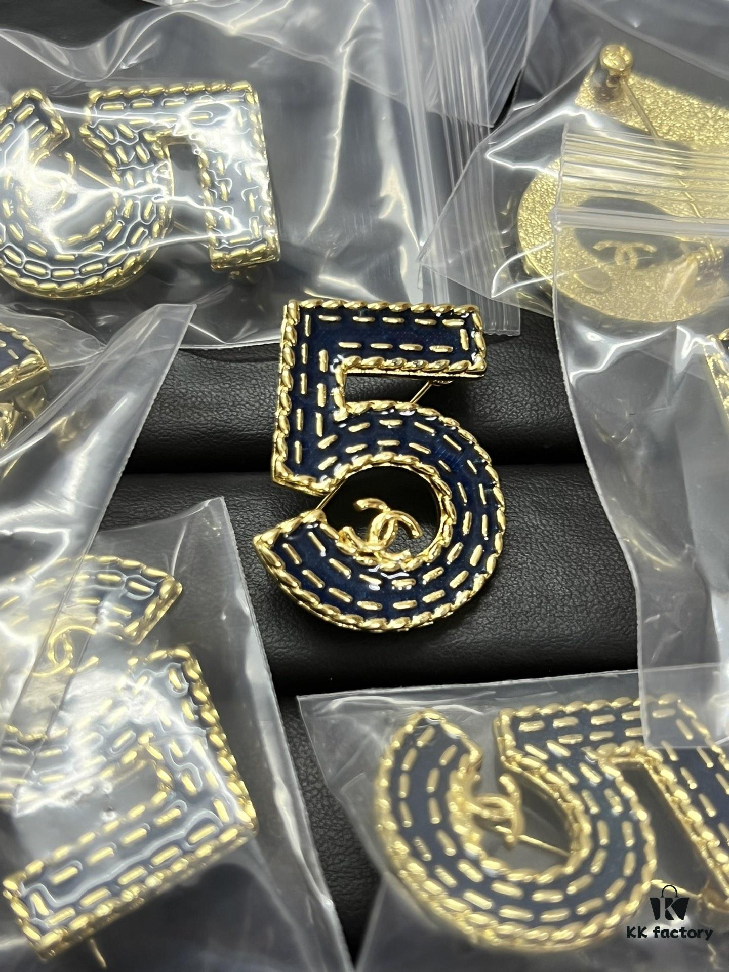 Xiaoxiang New Denim Series Brooch