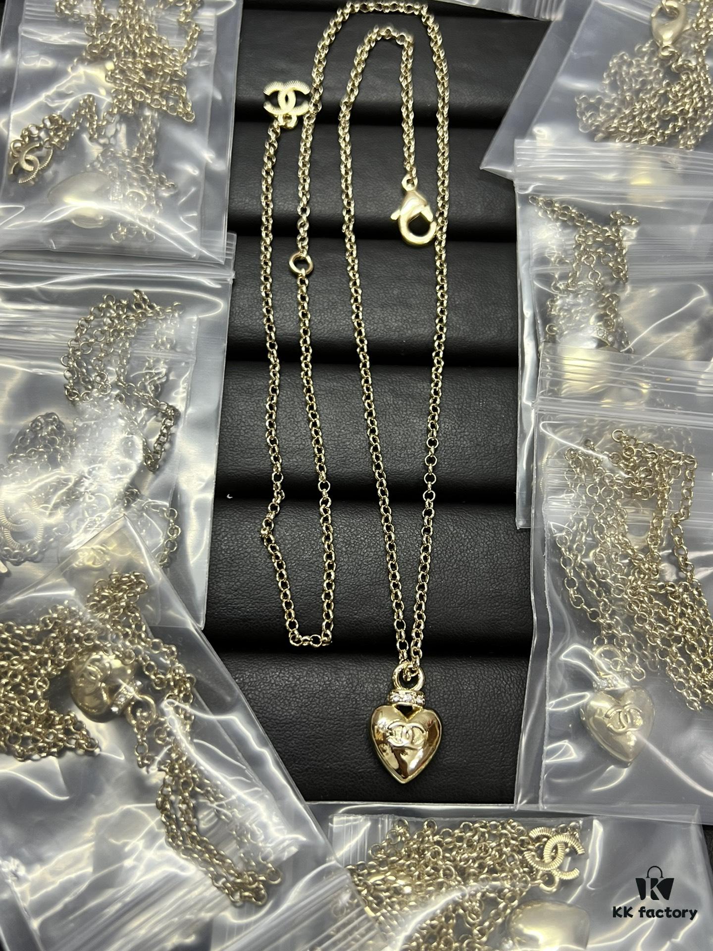 Xiaoxiang New Model Heart-Shaped Gold Necklace