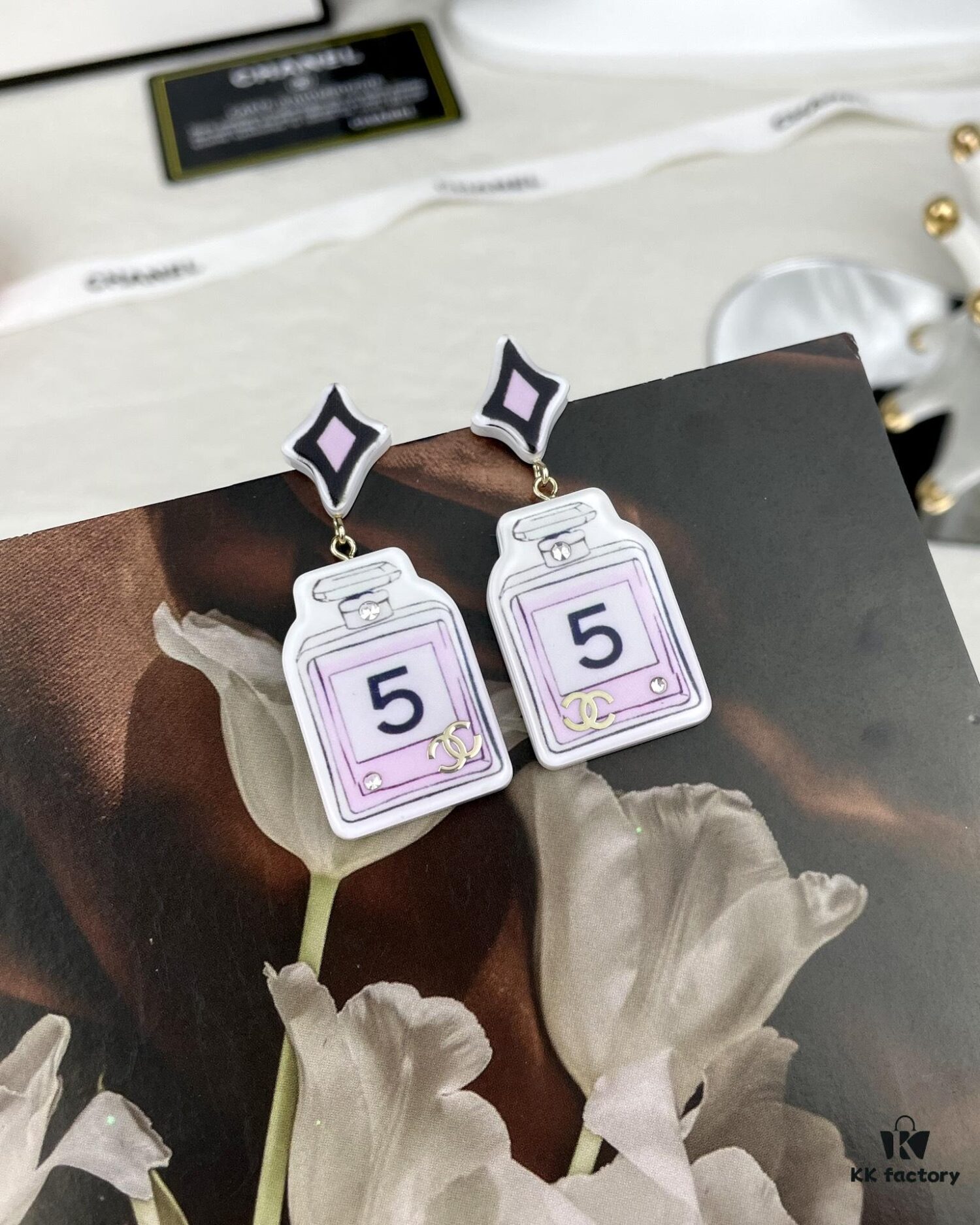CHANE New Rhombus Pendant Perfume Bottle Resin Acrylic Stud Earrings