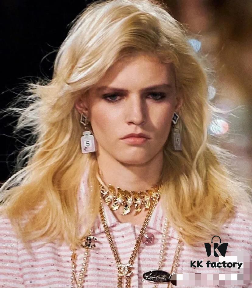 CHANE New Rhombus Pendant Perfume Bottle Resin Acrylic Stud Earrings