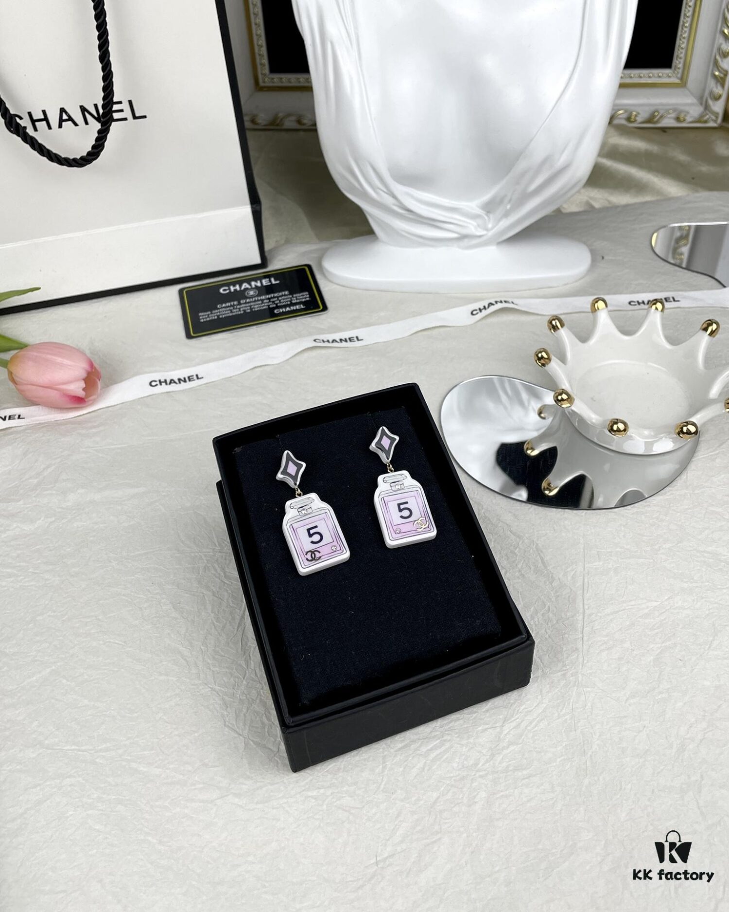CHANE New Rhombus Pendant Perfume Bottle Resin Acrylic Stud Earrings