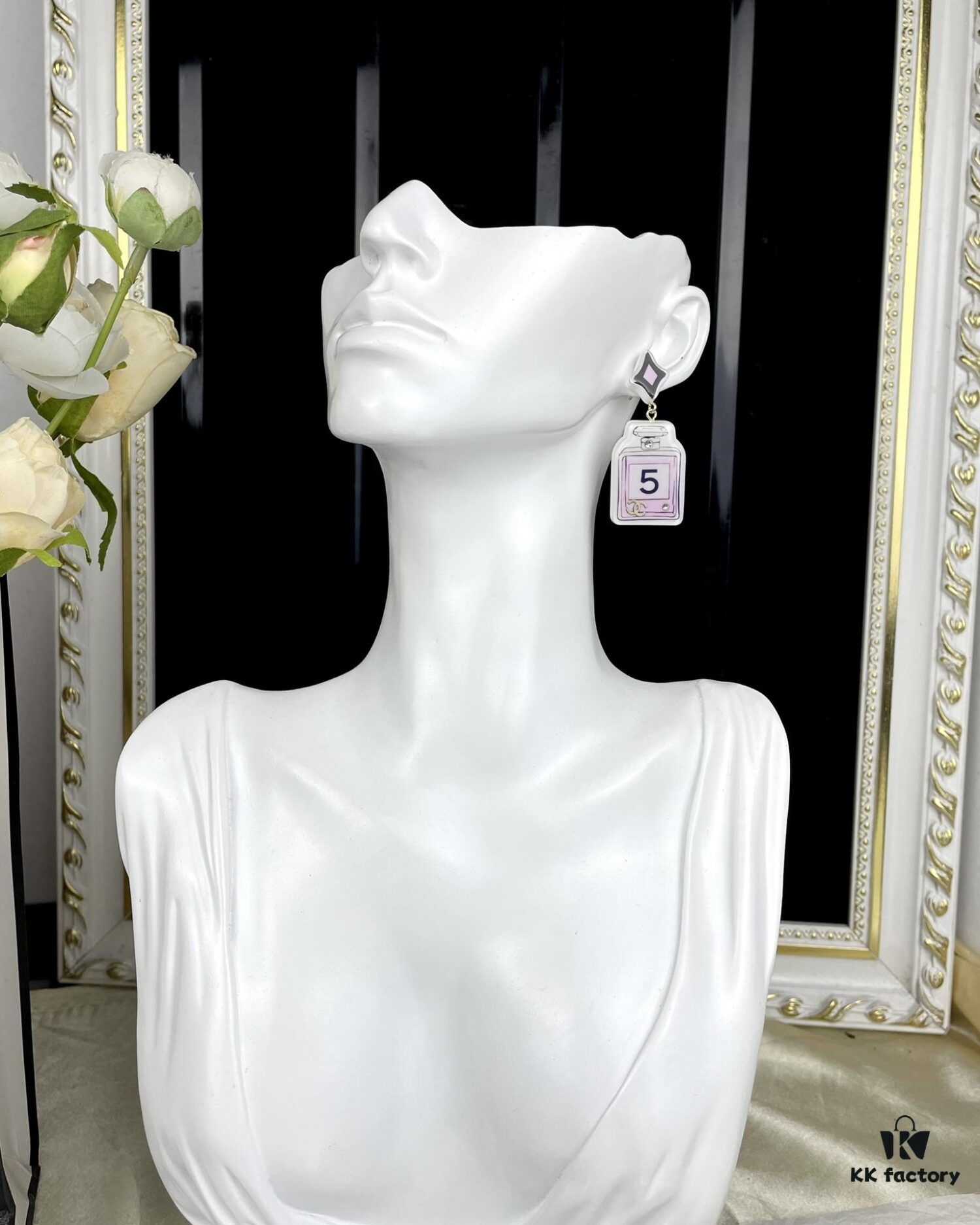 CHANE New Rhombus Pendant Perfume Bottle Resin Acrylic Stud Earrings