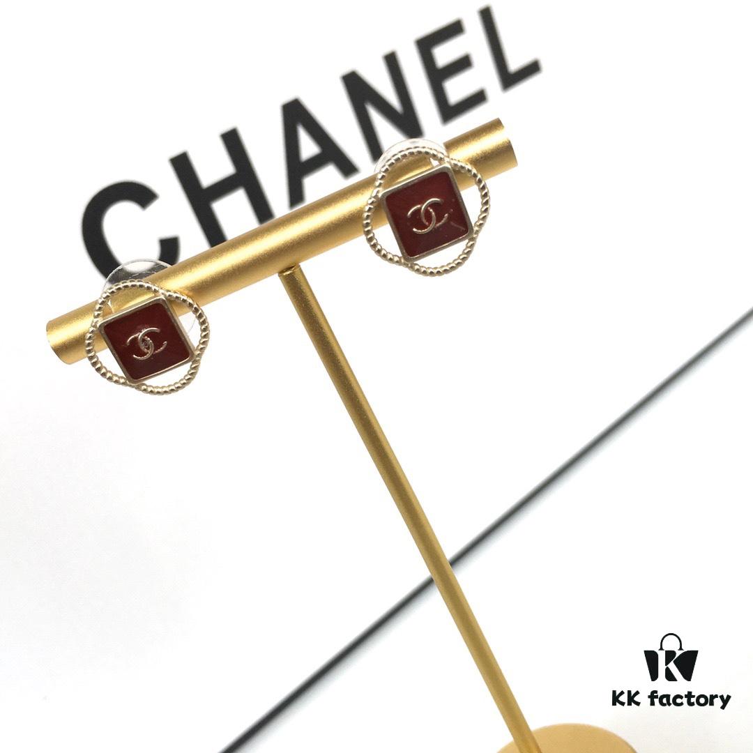 Chanel Classic Stud Earrings 💗 Unique Design, Vintage Style, High-Quality Replica for Weddings and All Occasions