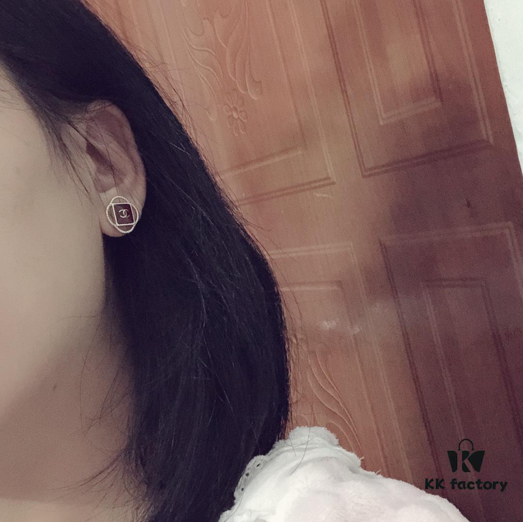 Chanel Classic Stud Earrings 💗 Unique Design, Vintage Style, High-Quality Replica for Weddings and All Occasions